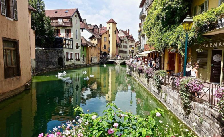 photo des canaux de la ville d'Annecy